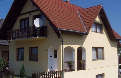 Balatonlelle Apartamento | Apartamento vacacional 600 metros de la playa de arena