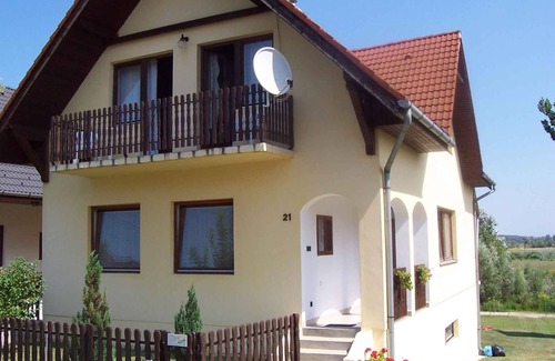 Balatonlelle Apartamento | Apartamento vacacional 600 metros de la playa de arena