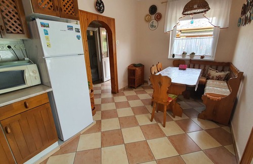Balatonlelle Apartamento | Apartamento vacacional en la planta baja con internet