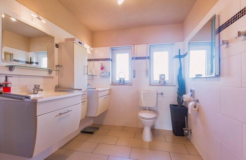 Mensfelden Apartamento | Apartamento de vacaciones Hünfelden para 4 - 10 personas con 4 dormitorios - Apartamento