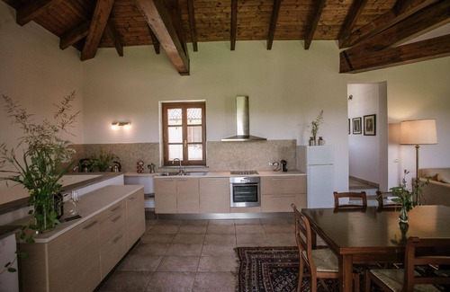 Isola d'Asti Apartamento | Apartamento de vacaciones Isola d'Asti para 1 - 6 personas con 6 dormitorios - Casa pareada