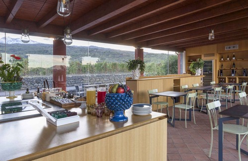 Linguaglossa Apartamento | Apartamento vacacional con jardín y piscina exterior