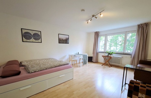 Oberstadt Condominio | Holiday apartment Kupferberg - quiet, bright central