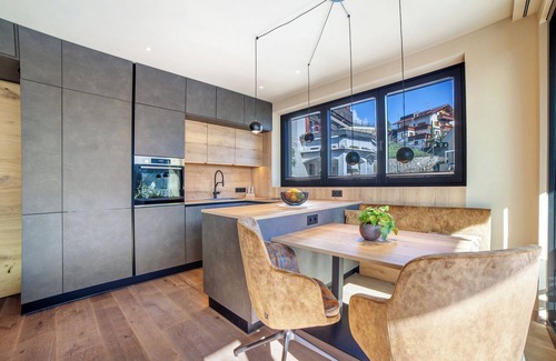 Merano Apartamento | Apartamento vacacional 'Levita Living Wolke' con vistas a la montaña y terraza privada