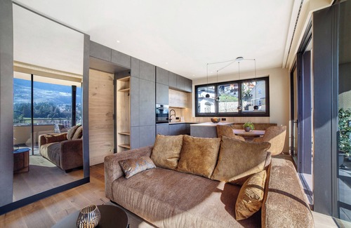 Merano Apartamento | Apartamento vacacional 'Levita Living Wolke' con vistas a la montaña y terraza privada