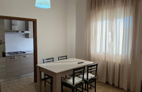 Viserbella Apartamento | Apartamento vacacional "Luna" con vistas al mar, jardín compartido y Wi-Fi