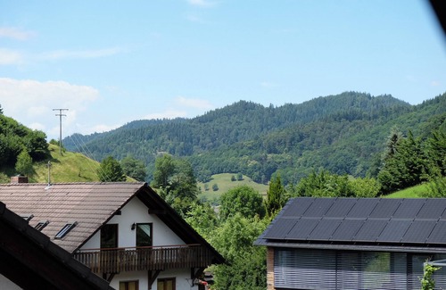 Untermunstertal Apartamento | Apartamento 'Mühlefelsen, Typ B' con vistas a la montaña, balcón y Wi-Fi