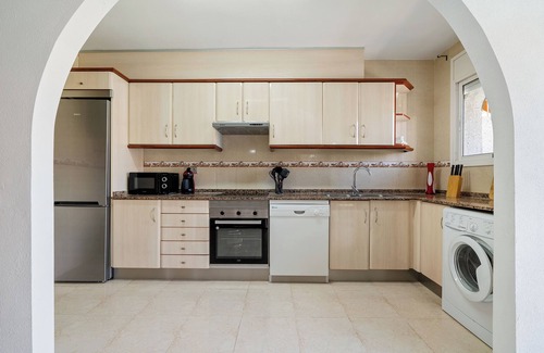 Miami Platja Apartamento | Apartamento vacacional "Montserrat" con vistas al mar, piscina compartida y Wi-Fi