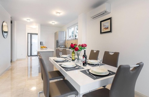 Milna (Brac) Apartamento | Apartamento de vacaciones Milna para 1 - 10 personas con 4 dormitorios - Apartamento en casa unifami