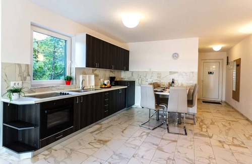 Milcetici Apartamento | Apartamento vacacional con 2 balcones y vista al mar