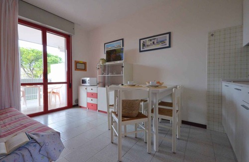 Bibione Apartamento | Apartamento vacacional con un balcón grande