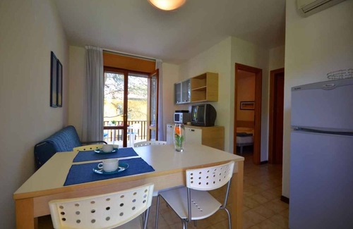 Bibione Apartamento | Apartamento vacacional con balcón y piscina