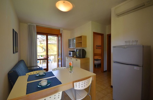 Bibione Apartamento | Apartamento vacacional con balcón y piscina