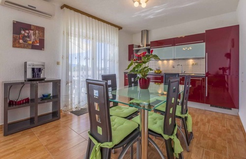 Povile Apartamento | Apartamento vacacional con vista al mar y WiFi