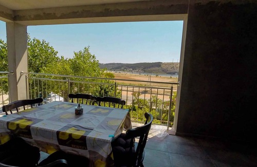 Lopar Apartamento | Apartamento vacacional 80 m de la playa con vistas al mar