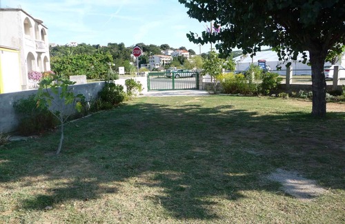 Lopar Apartamento | Apartamento vacacional 80 m de la playa con vistas al mar