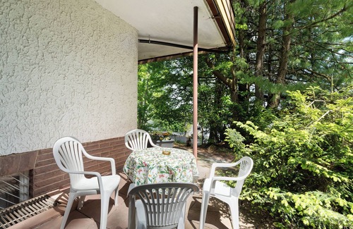 Bad Wildbad Apartamento | Apartamento 'N.º 10' con vista montaña y terraza privada; perros adicionales bajo petición