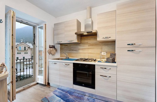 Malesco Apartamento | Apartamento vacacional "Nel Blu Dipinto Di Blu" con vistas a la montaña, jardín privado y balcón