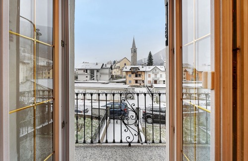 Malesco Apartamento | Apartamento vacacional "Nel Blu Dipinto Di Blu" con vistas a la montaña, jardín privado y balcón