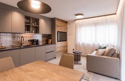 Santo Stefano Apartamento | Apartamento vacacional 'Obergasserhof Waldruhe' con vistas a la montaña, jardín compartido y Wi-Fi