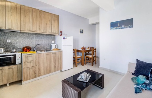 Tsoukaladhes Apartamento | Apartamento vacacional 'One Bedroom Apartment 4' con vistas al mar, piscina compartida y Wi-Fi