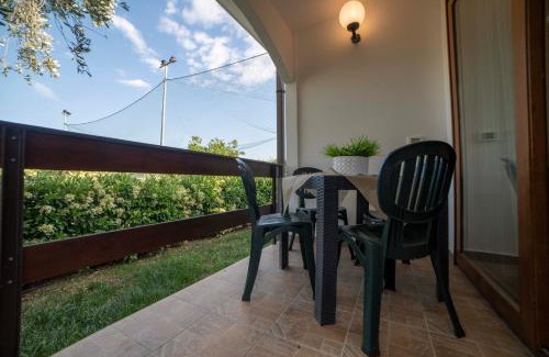 Mattinata Casa | Holiday Apartment orchidea with swimming pool and private beach -2