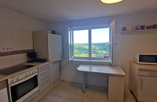 Langenburg Apartamento | Apartamento vacacional "Panoramablick" con vistas a la montaña, balcón y Wi-Fi