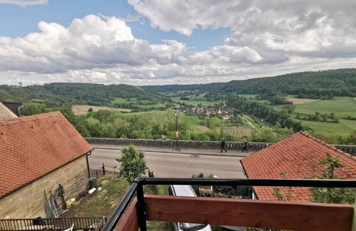 Langenburg Apartamento | Apartamento vacacional "Panoramablick" con vistas a la montaña, balcón y Wi-Fi