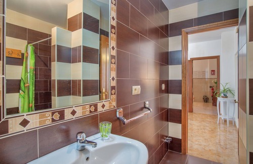 Farajan Apartamento | Bonita "Planta Baja Casa Carmen y Andrés" con terraza compartida y jardín; se permiten mascotas