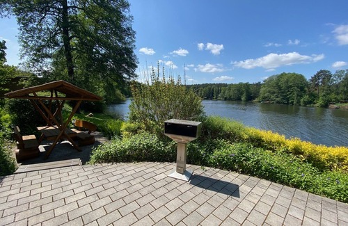 Motzen Apartamento | Holiday apartment "Seewohnung" in a holiday home - directly on the lake