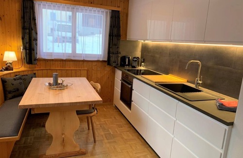 Samedan Apartamento | Apartamento de vacaciones Samedan para 1 - 4 personas con 2 dormitorios - Apartamento en casa unifam