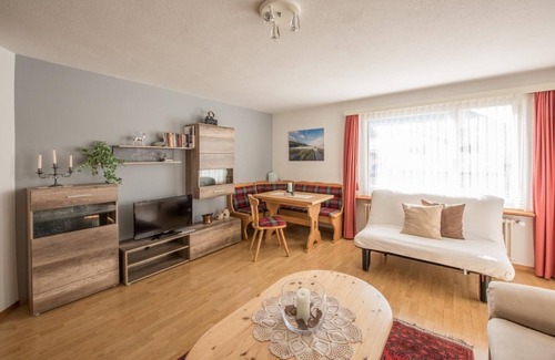 Samedan Apartamento | Apartamento de vacaciones Samedan para 1 - 4 personas con 2 dormitorios - Apartamento en casa unifam