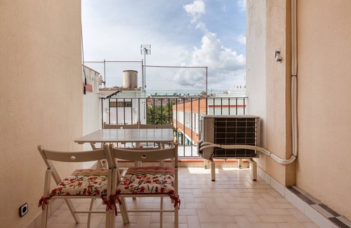 Mataro Apartamento | Apartamento vacacional "Sant Pere" con terraza privada, balcón y Wi-Fi