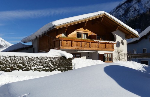 Steeg Apartamento | HOLIDAY APARTMENT-SARAH Family-friendly apartment with 2 separate bedrooms