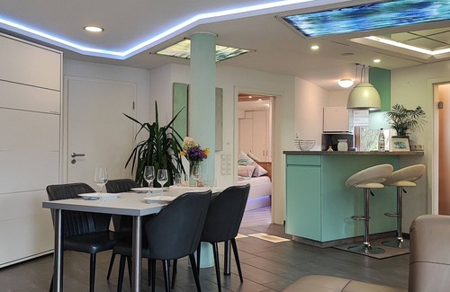 Calw Apartamento | Apartamento vacacional 'Schmuckkästchen' con terraza privada, jardín comunitario y Wi-Fi