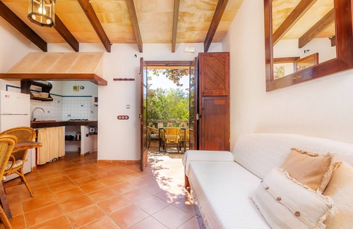 Petra Apartamento | Apartamento vacacional "Ses Solls" con vistas a la montaña, piscina compartida y Wi-Fi