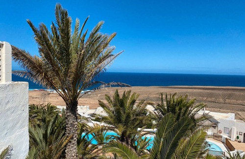 Betancuria Apartamento | Holiday Apartment 'Sonneninsel Fuerteventura' with Sea View, Communal Pool and Wi-Fi