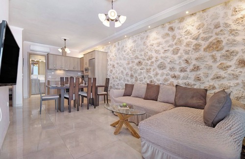 Tsoukaladhes Villa | Apartamento vacacional "Suite Irida" con vistas al mar, 2 terrazas y Wi-Fi