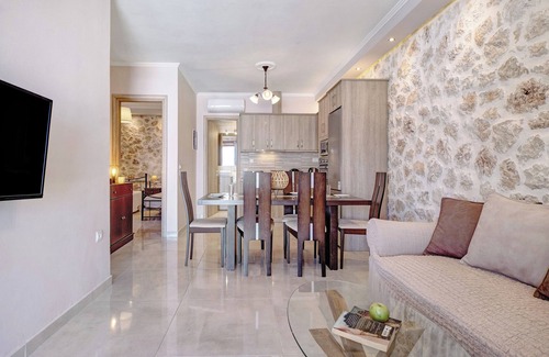 Tsoukaladhes Villa | Apartamento vacacional "Suite Irida" con vistas al mar, 2 terrazas y Wi-Fi