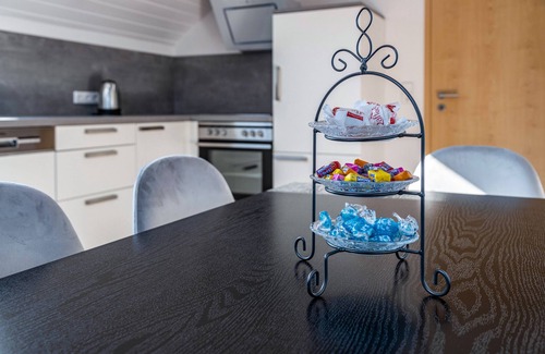 Pfullendorf Apartamento | Apartamento vacacional 'Ülger' con jardín, balcón y Wi-Fi