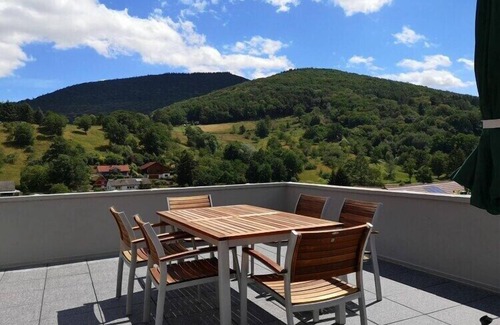 Dernbach Apartamento | Apartamento de vacaciones Uhu en la casa del tilo