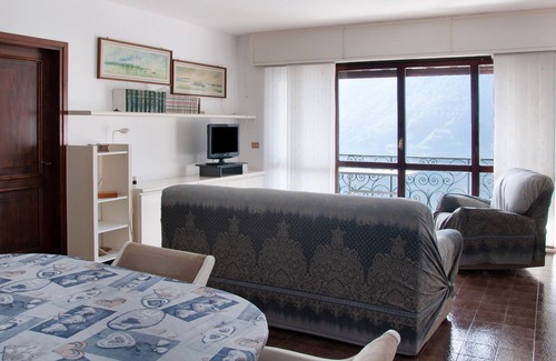 Albogasio Apartamento | Apartamento 'Appartamento vista Lago di Lugano'' directamente junto al lago, con balcón; aparcamiento disponible