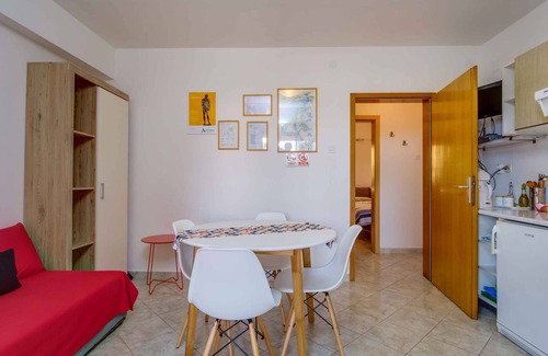 Veli Losinj Apartamento | Apartamento vacacional con balcón
