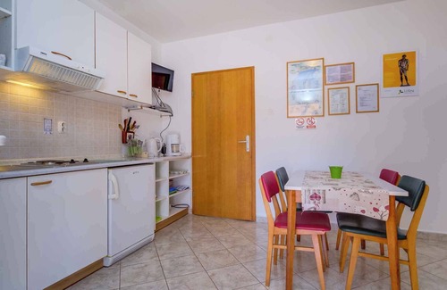 Veli Losinj Apartamento | Apartamento vacacional con Internet y Aire Acondicionado