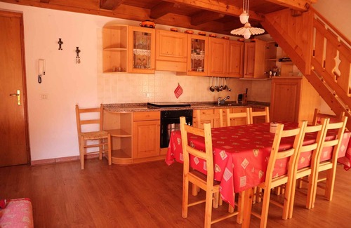 Passo Rolle Apartamento | Apartamento vacacional con vista del balcón a los Dolomitas