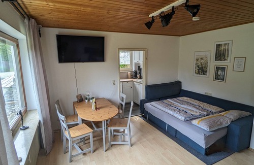Oberlengenhardt Apartamento | Apartamento 'Ferienwohnung Wiesenblümle' con terraza privada, jardín privado y Wi-Fi