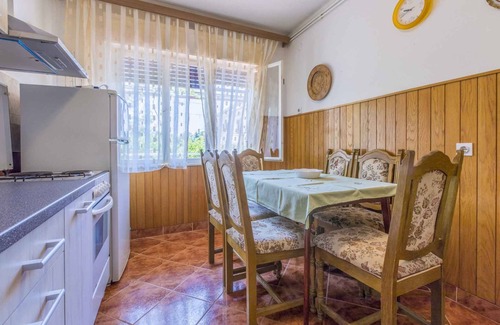 Jadranovo Apartamento | Apartamento vacacional con parrilla y wifi