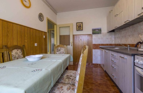 Jadranovo Apartamento | Apartamento vacacional con parrilla y wifi