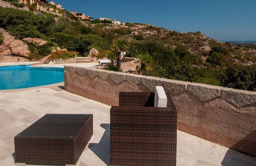 Abbiadori Apartamento | Apartamento vacacional con aire acondicionado, piscina y vistas al mar