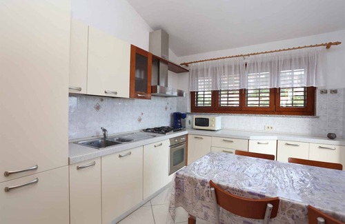 Rabac Apartamento | Apartamento vacacional con balcón y vista al mar